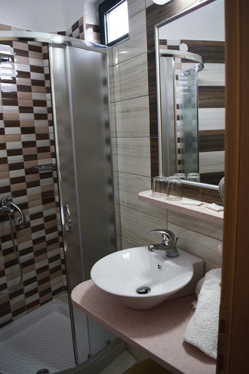 Iro Hotel Agia Galini  Exterior photo